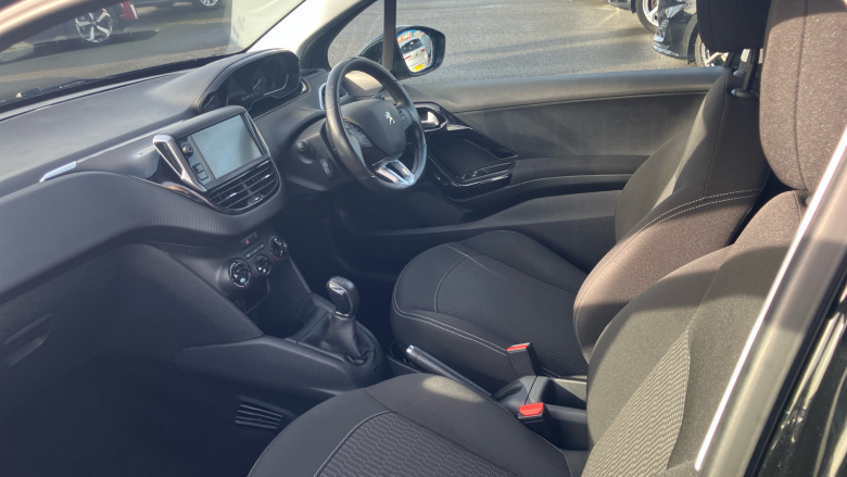 Peugeot 208 1.2 PureTech 82 Black Edition 3dr Petrol Hatchback